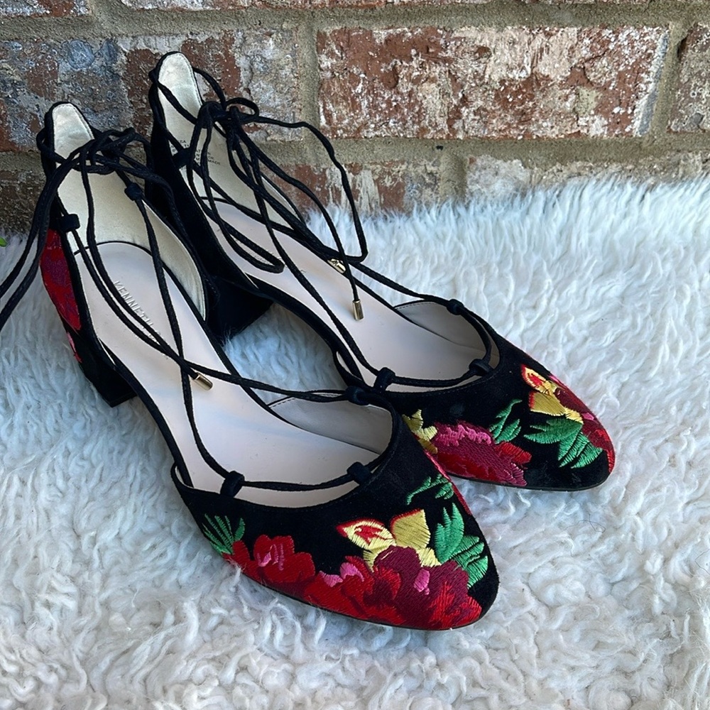 New 100% Exclusive Kenneth Cole Tessa Embroidered Lace Up Block Heel Pumps Sz 11 - Picture 2 of 10